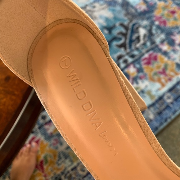 BRAND NEW NUDE HEELS - Picture 5 of 5